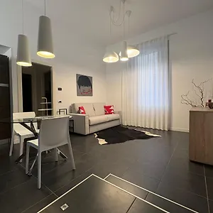 delightful-apartment-next-to-the-arena.hotelinveneto.com/